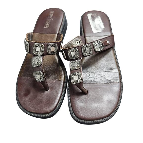 Minnetonka Sandals Womens 7 Brown Leather Western Beaded Boho Retro Medallion - Picture 1 of 8